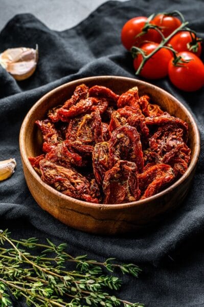 dried-tomatoes-with-garlic-spices-and-herbs
